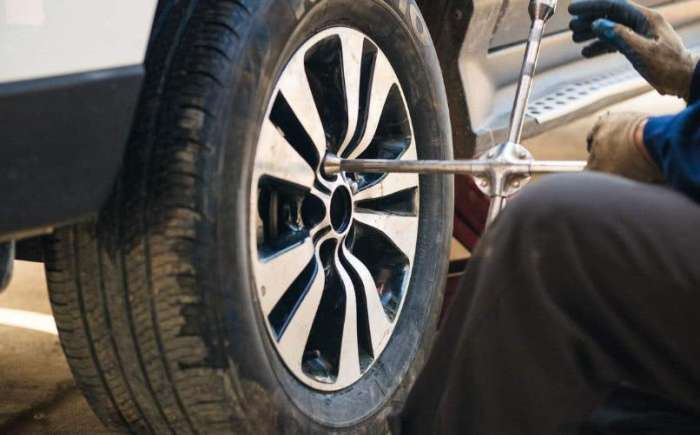 换完轮胎应该做四轮定位还是动平衡?最安全省钱的方案！