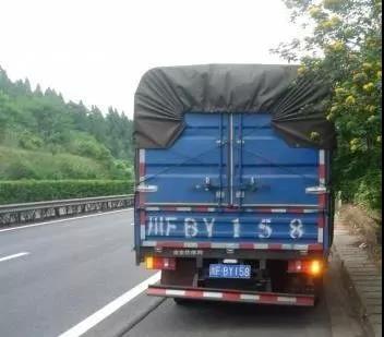 新手第一次上高速,需要知道以上八点问题!保你平安出行!