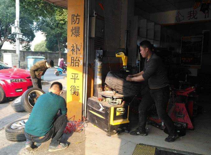 自动挡绝不能用这3种驾驶技巧, 用一个, 车就会提前3年报废