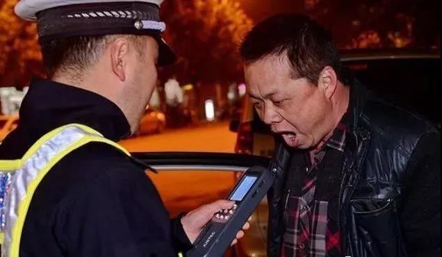 科目四最不容易做对的这3道题，有驾照的也看下！