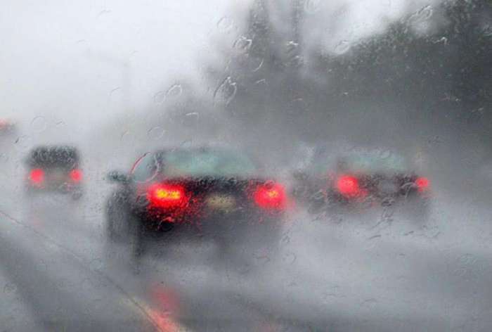 雨天开车危险系数大, 一定要牢记这几个“保命技巧”!