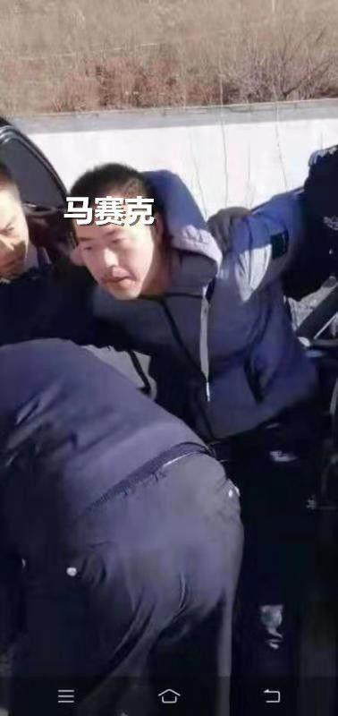 辽宁一轿车高速逆行撞飞多名小学生 致5死19伤