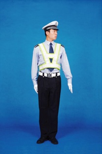 左转弯待转交警手势