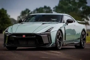 gtr多少钱一辆,参考价150.5-168万(国内市场已停售)