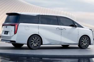 传祺e9新车多少钱一辆 2023款新车32万(分期首付9万)