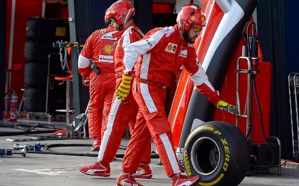f1车手考的是什么驾照 f1超级驾驶执照