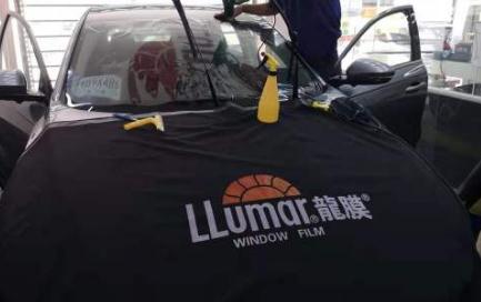 龙膜全车贴膜多少钱,常规膜5000-10000元
