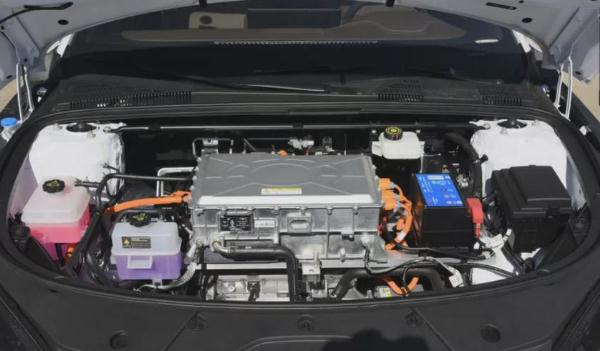 比亚迪e9纯电专车上市，NEDC续航里程为506公里（售价22.98万）
