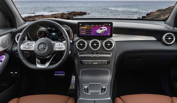 2.0T发动机百公里加速8.4秒 glc260奔驰价格
