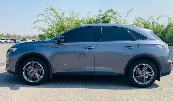 ds7是几座车 采用车内5座布局
