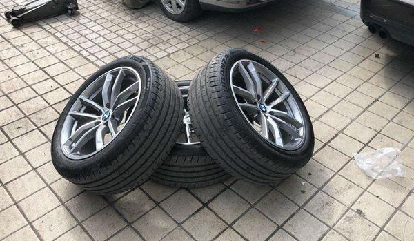 防爆胎和普通的轮胎有什么区别 具体分三方面（材质/防爆标识/安全性）