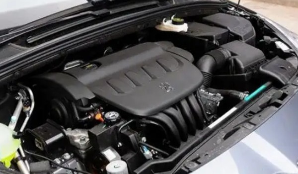 标致408的真实口碑 车身长达4.7米(搭载1.6T发动机)