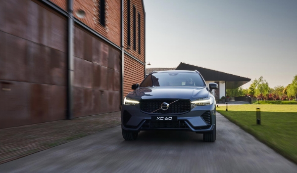沃尔沃xc60报价及图片,市场最新2023款报价37万起