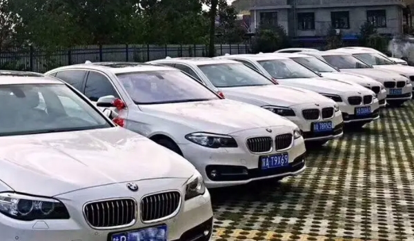 租车一天大概多少钱 不同车型租车价格差异较大(常用车100-500元)