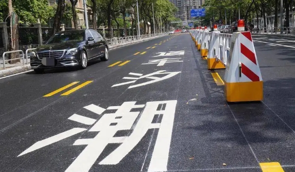 潮汐车道是什么意思,指的是可变车道