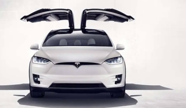 特斯拉suv价格 Model y/ Model x售价31.69-100.00万元(只有两款车型)