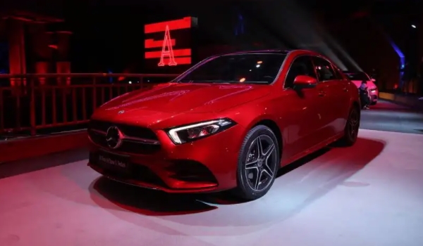 奔驰A180L报价及图片 2022款入门车型仅售21.48万(全款落地23.30万)