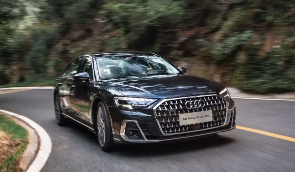 奥迪A8L2022款最新款价格 新款车型仅售82.98万(全款落地92.56万元)