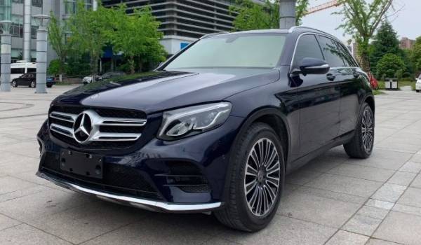 glc260奔驰价格 2022款glc260新车仅售40.63万元(全款落地45.54万)