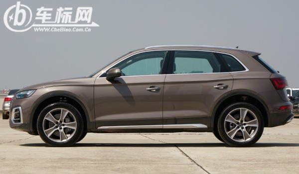奥迪q5l报价及图片2022款价格 2022款售价33万一辆(分期首付10万)