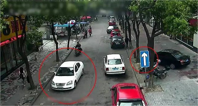 逆行怎么扣分和罚款,逆行是违法行为要禁止