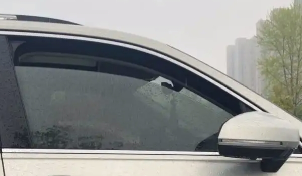车窗没关,淋雨了,算泡水车? 属于泡水车(轻微泡水车)