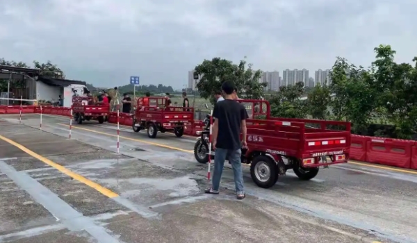 c1驾照增驾摩托车需要什么条件 通过体检/不能扣12分(可以申请)