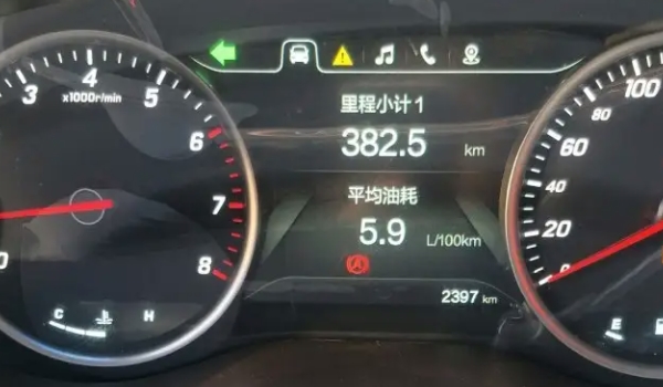 宝骏730油耗多少钱一公里 一公里0.6-0.9之间(不同路口油耗不停)
