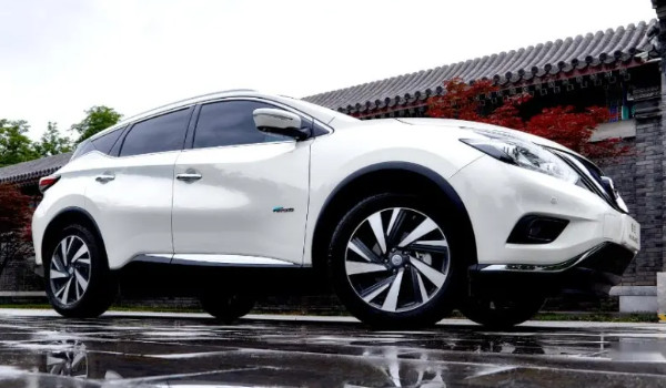 日产楼兰这车怎么样值得买吗 百公里油耗9.5L(马力可达186匹)