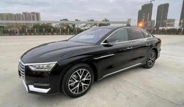 比亚迪e9和汉ev哪个好 汉ev续航可达610km(配置丰富)