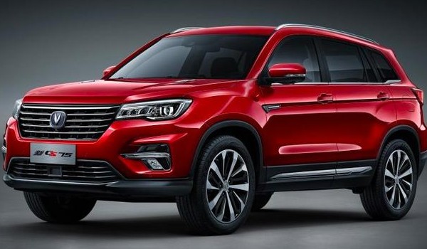 奔腾t77和长安cs75哪个好 cs75动力更强(车长4.6米)