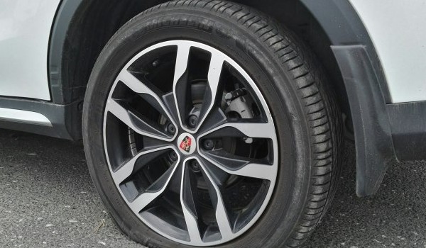 荣威rx5轮胎规格尺寸 235/45 r19(胎宽235mm)