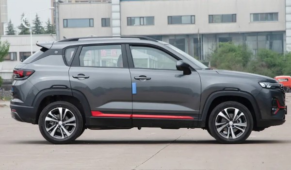 长安cs35plus油耗怎么样 百公里油耗8.6L(一公里消耗6毛钱)