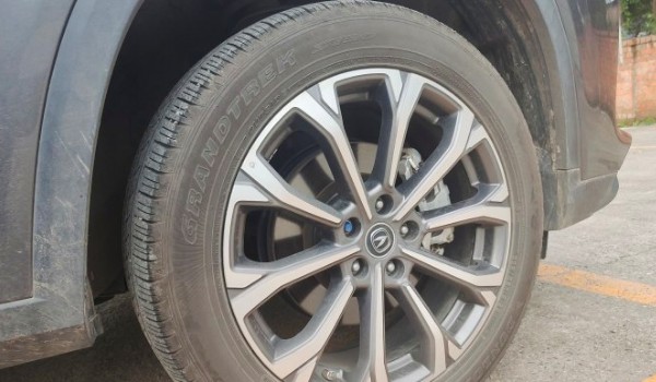 长安cs75轮胎型号规格 尺寸为225/55 r19(胎宽225mm)