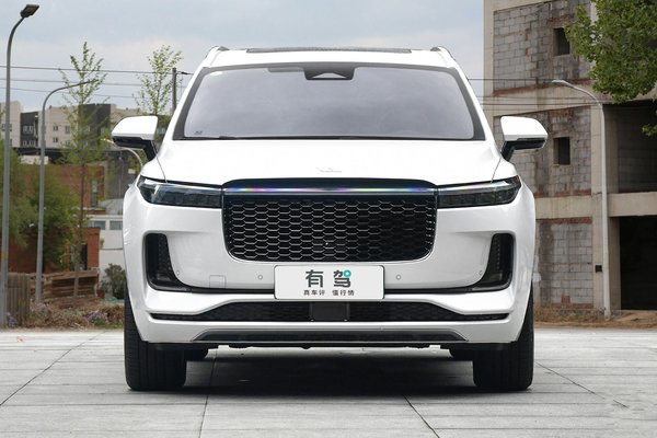 理想ONE汽车报价及图片，新车34.98万一辆(分期首付10.49万)