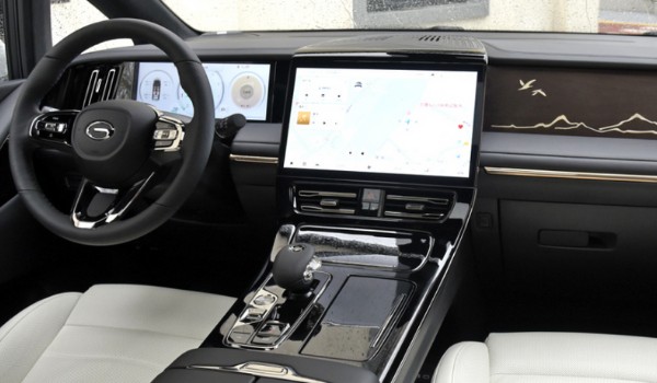 传祺e9新车多少钱一辆 2023款新车32万(分期首付9万)