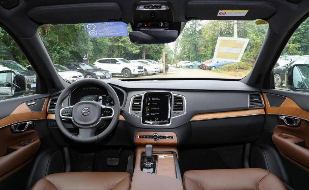 沃尔沃xc90价格2023款图片，指导价63.89到78.19w(分期月供只要1328)