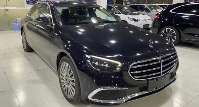 奔驰e300l新车报价2022款价格,47.99-56.29万(分期首付仅需14万)
