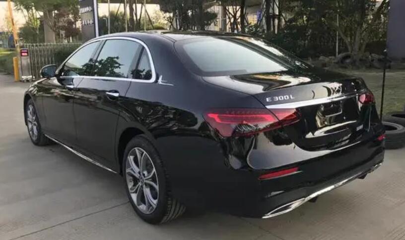 奔驰e300l新车报价2022款价格,47.99-56.29万(分期首付仅需14万)