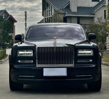 劳斯莱斯是哪个国家生产的,英国的豪华汽车品牌(后被德国宝马汽车收购)
