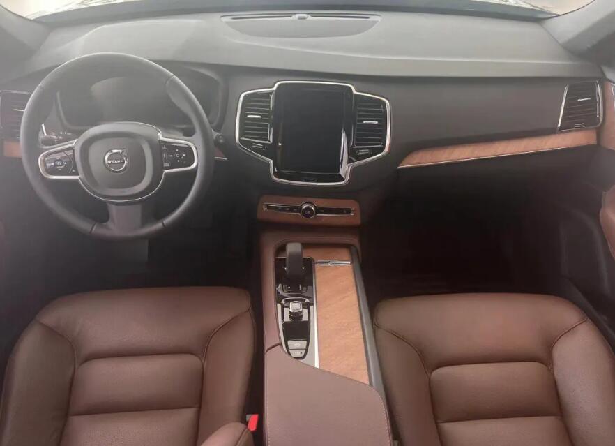 XC90报价多少,新车顶配80多万落地(2022款的顶配二手只要50多万)