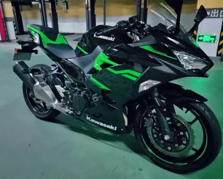 KAWASAKI是什么品牌，日本摩托车品牌(生产的高性能摩托车非常出名)