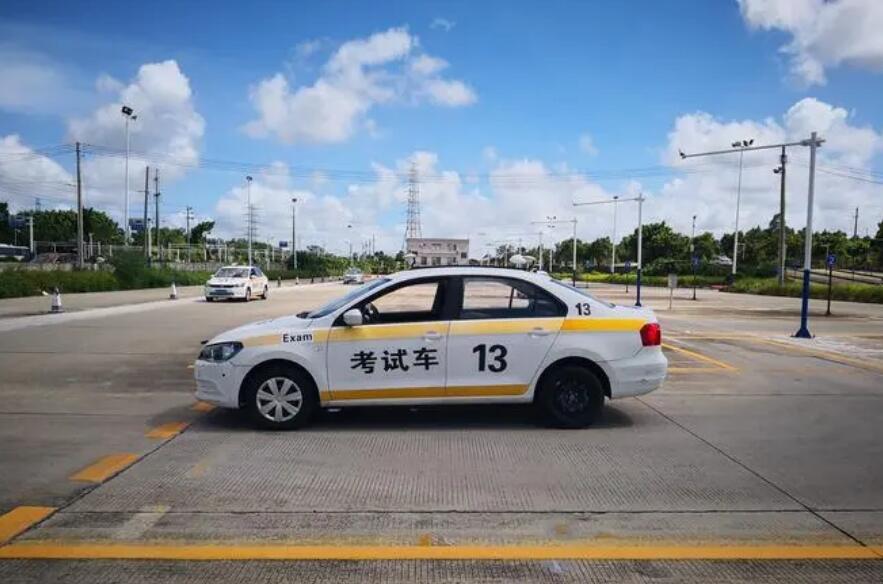 科目二考哪些项目多少分及格,科目二考试全程步骤介绍