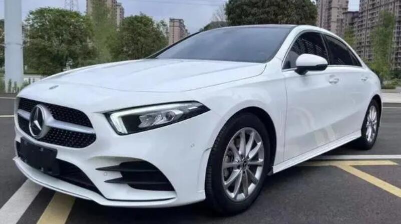 奔驰a200l新款报价，新款指导价26万起(落地需要29万)