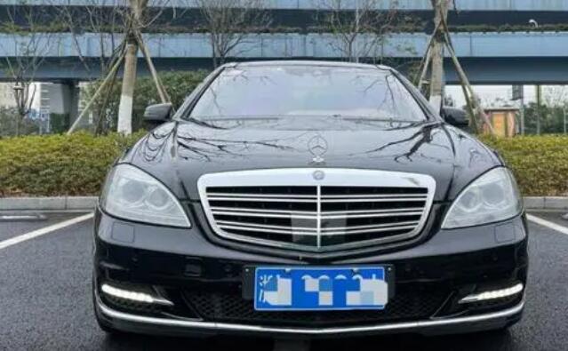 迈巴赫s600报价，市场价210万起(曾是奔驰最顶级的车型)