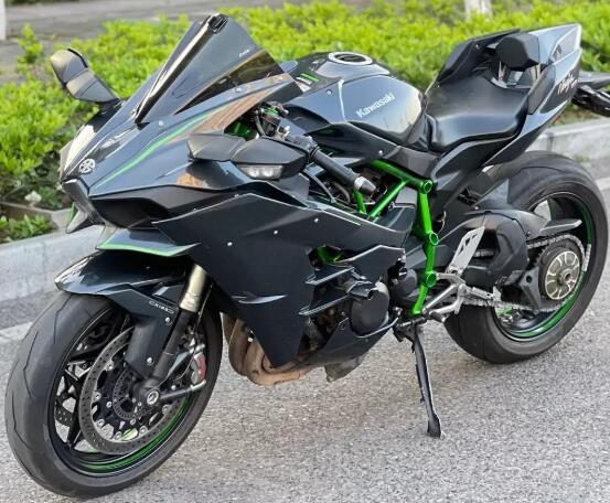 川崎H2R价格是多少，官网售价72万元(世界上最快的摩托车被誉为神车)