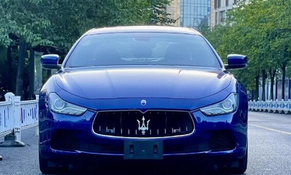 玛莎拉蒂车标长什么样，标志性的海神三叉戟(是公司创建地的市徽)