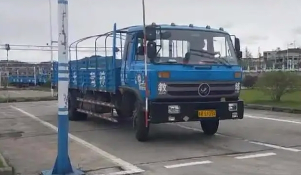 b2驾照可以开什么车 重型、中型载货汽车或大、重、中型专项作业车