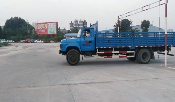 b2驾照可以开什么车 重型、中型载货汽车或大、重、中型专项作业车