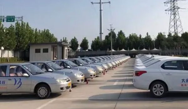 学车驾校哪里好 选择当地比较大的驾校(效果都很不错)